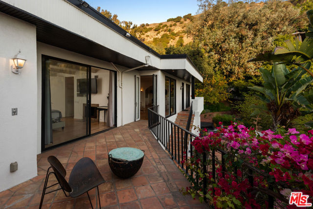 1790 Viewmont Drive, Los Angeles CA: https://media.crmls.org/mediaz/a317b5c3-872c-4c8e-ba90-4c6f9d42c873.jpg