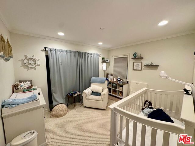 328 15th Street, Santa Monica CA: https://media.crmls.org/mediaz/a317cbb1-a2fd-4331-aec6-f6dc5de5b848.jpg