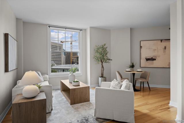 702 Ash St., San Diego CA: https://media.crmls.org/mediaz/a318e0aa-1be6-4c48-889e-12b0d8b40440.jpg