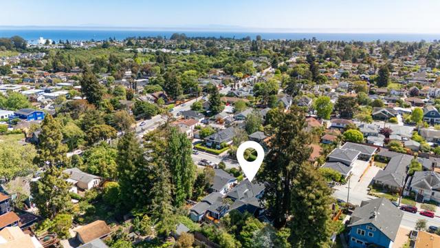 1124 Laurel Street, Santa Cruz CA: https://media.crmls.org/mediaz/a31a8f07-4294-482f-bca9-a9b0ddcdd7ad.jpg
