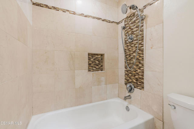 2152 Coalfax Court, Thousand Oaks CA: https://media.crmls.org/mediaz/a31ba28e-b662-4671-9224-a67464c305c3.jpg
