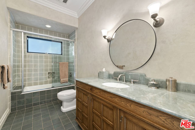 2325 Duxbury Circle, Los Angeles CA: https://media.crmls.org/mediaz/a31bd860-bd90-4c54-a6d0-a5ddcd4ed776.jpg