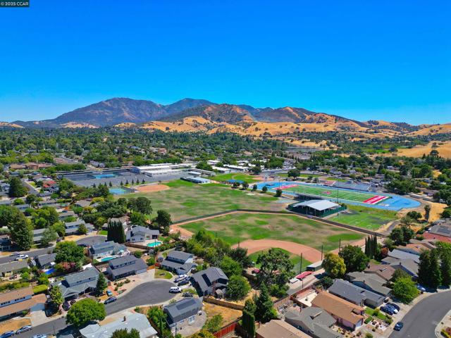 1021 Montclair Court, Livermore CA: https://media.crmls.org/mediaz/a31c144d-e0b4-4882-a6a0-3dae80efeec4.jpg