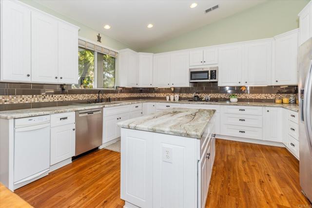 Detail Gallery Image 9 of 45 For 16350 Open View Rd, Ramona,  CA 92065 - 4 Beds | 2 Baths