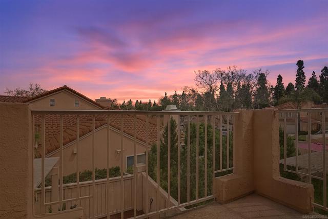 731 Edgewater Dr, Chula Vista CA: https://media.crmls.org/mediaz/a31cf28a-2e3c-4ff3-b29f-855c4247e585.jpg