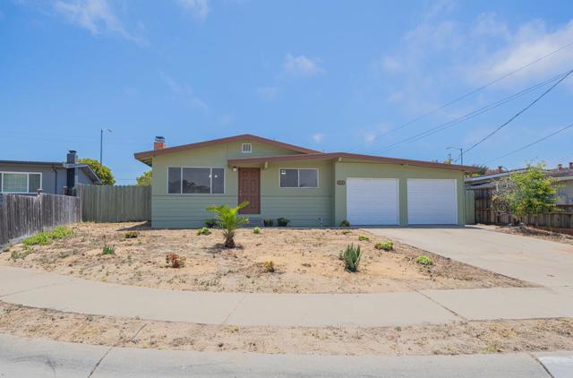 3114 Flower Circle, Marina CA: https://media.crmls.org/mediaz/a31d0a54-0c55-4be0-9262-262f18b16bf0.jpg