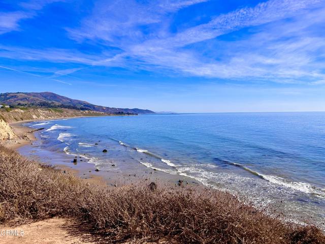 5021 Alvarado Street, Carpinteria CA: https://media.crmls.org/mediaz/a31d568e-b7cf-4589-8dca-c5c7f0e47144.jpg