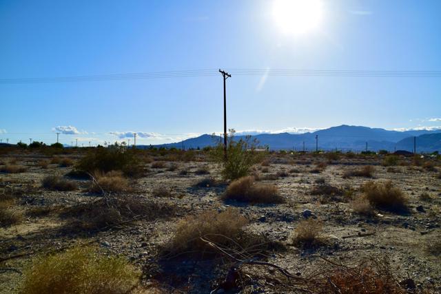 2833 Beachcomber Avenue, Thermal CA: https://media.crmls.org/mediaz/a31d6b63-0601-44db-b7f4-be5efa2e799c.jpg