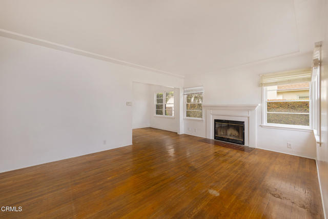237 N Katherine Drive, Ventura CA: https://media.crmls.org/mediaz/a31dbab4-6b9d-4755-bf71-9da05e4c1d2c.jpg