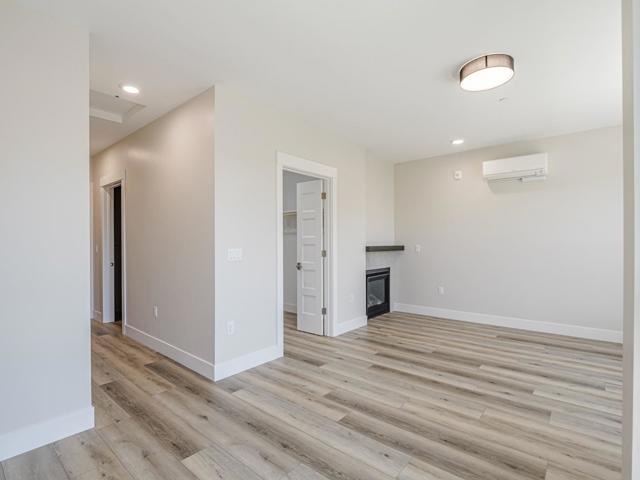 101 Aptos Village Way, Aptos CA: https://media.crmls.org/mediaz/a31de56f-87cf-4d45-885a-0a6b57f81a54.jpg