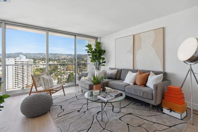 1 Kelton Ct, Oakland CA: https://media.crmls.org/mediaz/a31e4931-c272-41be-886f-9e57542c4c47.jpg
