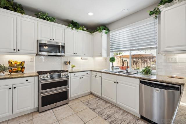 11353 Creekstone Ln, San Diego CA: https://media.crmls.org/mediaz/a31e562e-c6a0-4920-b45b-bf1c122fcea5.jpg