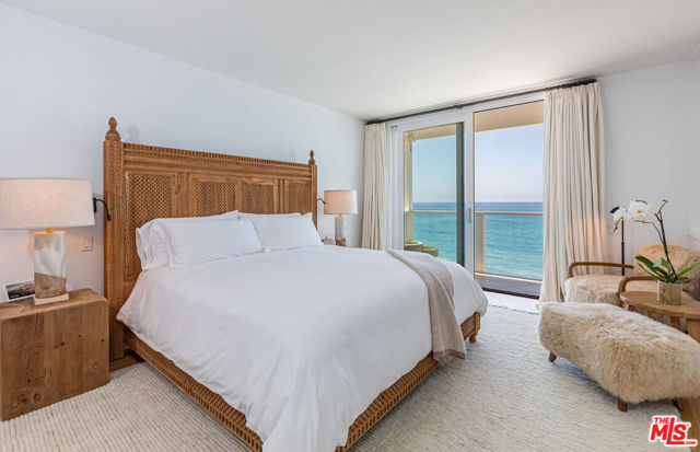 21250 Pacific Coast Highway photo 33