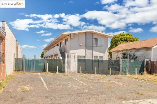 601 Alabama St, Vallejo CA: https://media.crmls.org/mediaz/a31efc10-d69f-4390-8194-2caa0199d12b.jpg