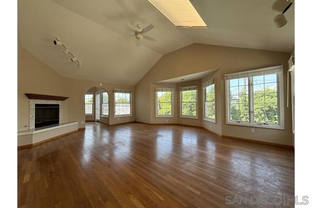 920 Country Club, Coronado CA: https://media.crmls.org/mediaz/a31f5f99-60a6-46a2-bdbd-693b425ccc58.jpg