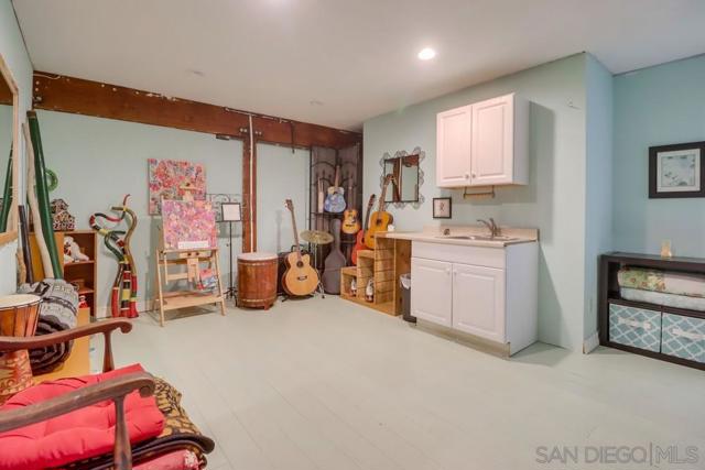 255 Highline Trl, El Cajon CA: https://media.crmls.org/mediaz/a320c549-4b5c-4464-bfd1-7b1927532031.jpg