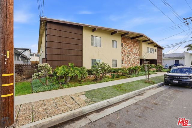 21110 Wood Avenue, Torrance CA: https://media.crmls.org/mediaz/a321fd91-4ce7-40b7-9666-82911d87460f.jpg