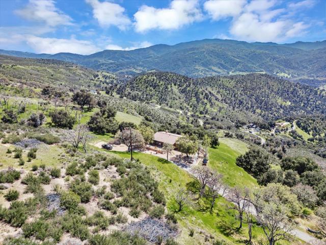 18 Asoleado Drive, Carmel Valley CA: https://media.crmls.org/mediaz/a3230e65-a193-4505-9c92-4853ff76cbd0.jpg