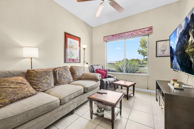 81193 Avenida Tres Lagunas, Indio CA: https://media.crmls.org/mediaz/a3231753-04b0-4fb7-acce-eafa2e224cc7.jpg