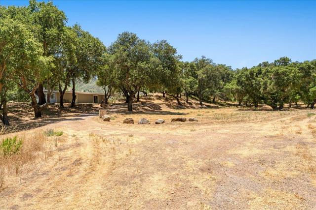 47292 Arroyo Seco Road, Greenfield CA: https://media.crmls.org/mediaz/a3235a3f-8ae3-4479-9f11-875ac7fb6ebd.jpg