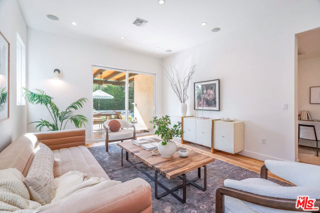 15220 Valleyheart Drive, Sherman Oaks CA: https://media.crmls.org/mediaz/a3242b75-e4a0-4f47-89a8-2e28f75f90e7.jpg