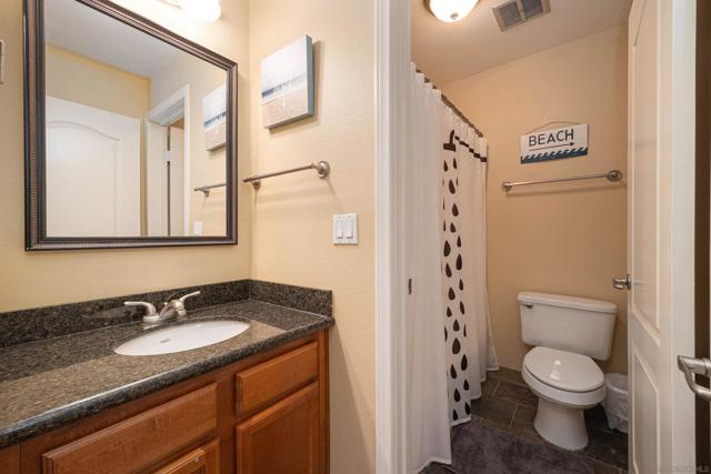 860 Turquoise St, San Diego CA: https://media.crmls.org/mediaz/a3245024-dbd1-45f0-83f6-5670342ca1d4.jpg