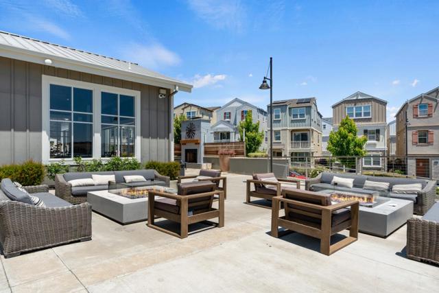 4190 Oak Knoll Drive, Dublin CA: https://media.crmls.org/mediaz/a324793b-ca84-4852-9629-88d9385cdc06.jpg