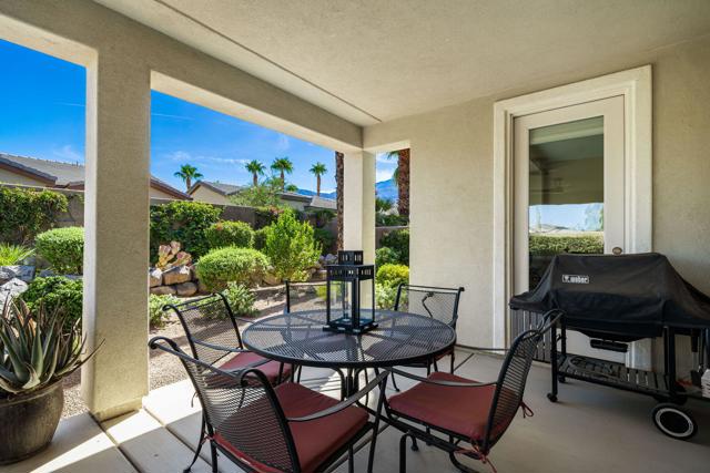 81497 Golden Poppy Way, La Quinta CA: https://media.crmls.org/mediaz/a324ad7a-a607-47fe-84f1-d4906a0a495d.jpg