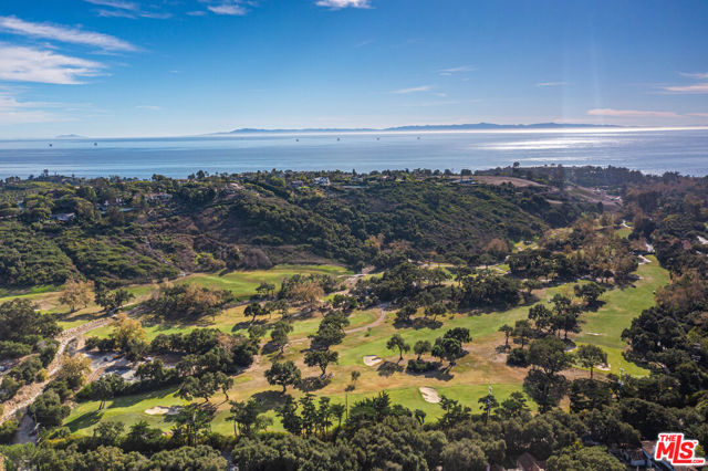 2347 E Valley Road, Santa Barbara CA: https://media.crmls.org/mediaz/a325d84a-bcb0-47f3-8100-4930e6262444.jpg