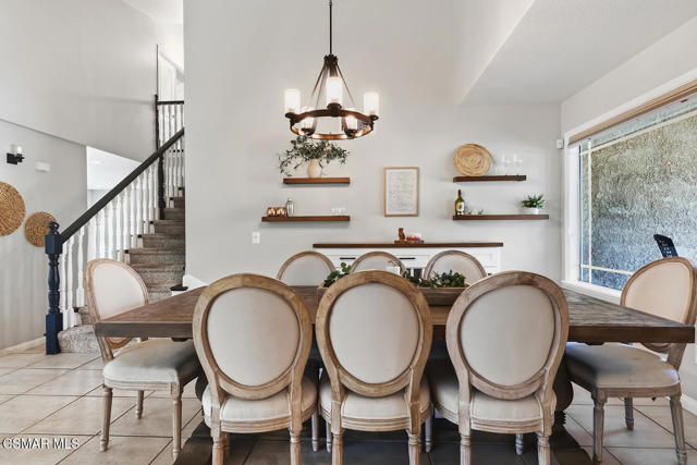 5625 Maricopa Drive, Simi Valley CA: https://media.crmls.org/mediaz/a326a4e3-2401-4438-8219-e9502c72529d.jpg