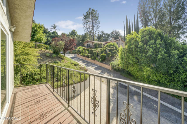 27802 Via Amistosa, Agoura Hills CA: https://media.crmls.org/mediaz/a326c541-639b-4e4e-8f92-47811e9487e4.jpg