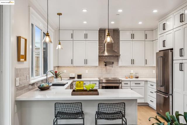 2312 Eighth St, Berkeley CA: https://media.crmls.org/mediaz/a326ec1e-8f53-43c1-8682-ef6f50dabeb0.jpg