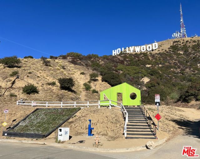6101 Mulholland Highway, Los Angeles CA: https://media.crmls.org/mediaz/a32744d5-a837-4aae-8cc7-6a96832b7405.jpg