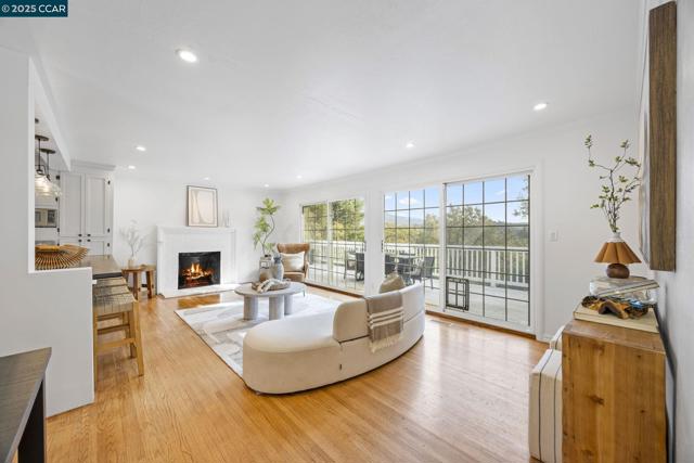 110 Twin Peaks Drive, Walnut Creek CA: https://media.crmls.org/mediaz/a3278fd0-4bde-496d-88d8-8bed8093f68f.jpg