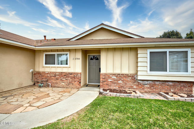 1700 Arlene Avenue, Oxnard CA: https://media.crmls.org/mediaz/a329340d-f03b-44c5-96af-ac469f23f554.jpg