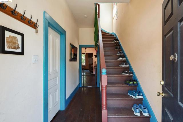 719 Chester St, Oakland, California 94607, 4 Bedrooms Bedrooms, ,1 BathroomBathrooms,Single Family Residence,For Sale,Chester St,41069350