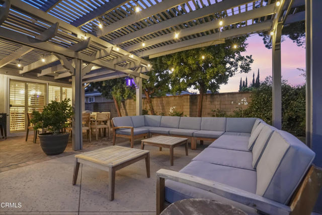 18845 Braemore Road, Porter Ranch CA: https://media.crmls.org/mediaz/a329f2e8-e25a-4988-8801-a0644d87eb0a.jpg