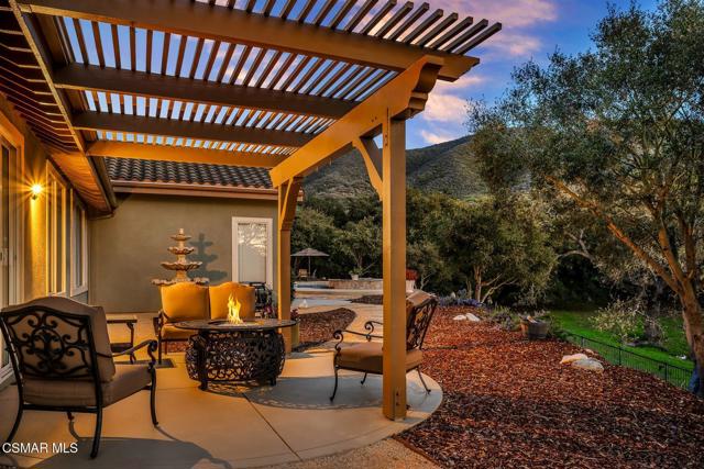 1826 Crystal View Circle, Newbury Park CA: https://media.crmls.org/mediaz/a32af0d1-f11b-49c4-97a2-78a8252c40c0.jpg