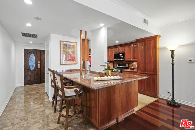 801 Ocean Avenue, Santa Monica CA: https://media.crmls.org/mediaz/a32b276d-bda2-454a-9428-86ab3725ec81.jpg