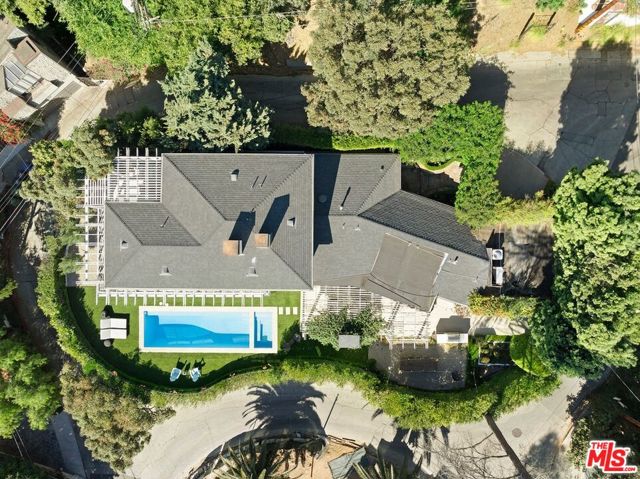 1640 N Kings Road, Los Angeles CA: https://media.crmls.org/mediaz/a32c54e9-2327-4584-8073-7a1f6f1039a6.jpg
