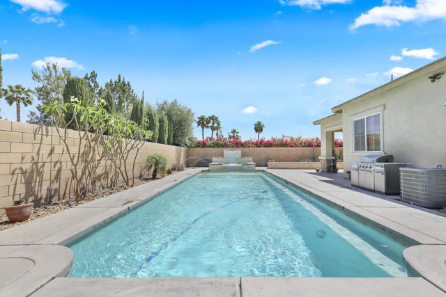 57730 Cantata Drive, La Quinta CA: https://media.crmls.org/mediaz/a32cf74e-e731-4a90-b141-2b475cfa13a1.jpg