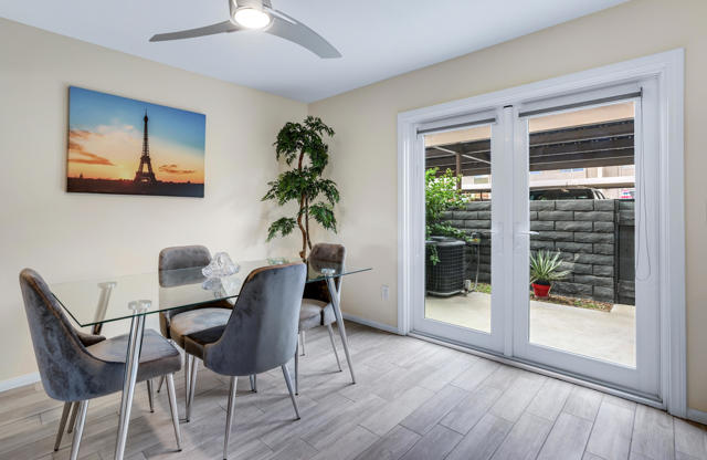2274 N Indian Canyon Drive, Palm Springs CA: https://media.crmls.org/mediaz/a32d87b2-2a91-4ecc-b86e-63d0849b2bf8.jpg
