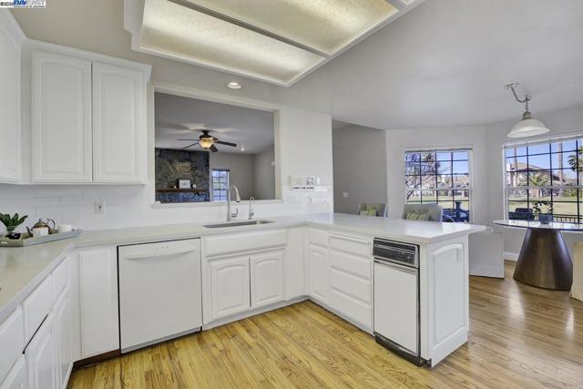 5771 Gateway Ct, Discovery Bay CA: https://media.crmls.org/mediaz/a32ddba6-856f-4afa-9bf9-9ba0ab02a8dc.jpg