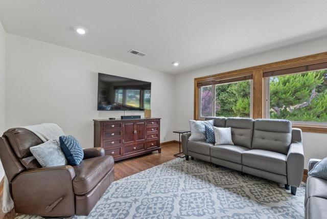 17529 Cross Road, Salinas CA: https://media.crmls.org/mediaz/a32e7a06-b5f5-4e23-9b65-b8df9dceee27.jpg