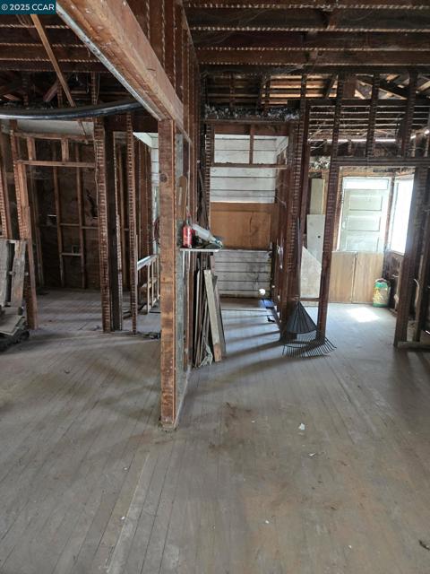 161 S 3Rd Ave, Oakdale CA: https://media.crmls.org/mediaz/a32f53d8-9410-474c-860c-c3bc6ee03ffd.jpg