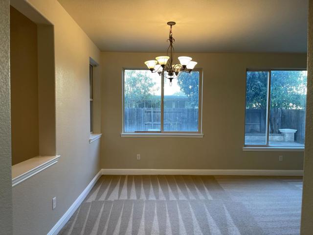 8747 Gessnger Dr, Elk Grove CA: https://media.crmls.org/mediaz/a32f544f-db27-4eb4-9611-e68d9e7f6abc.jpg
