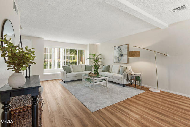 Detail Gallery Image 9 of 32 For 15091 Varsity St #C,  Moorpark,  CA 93021 - 3 Beds | 2/1 Baths