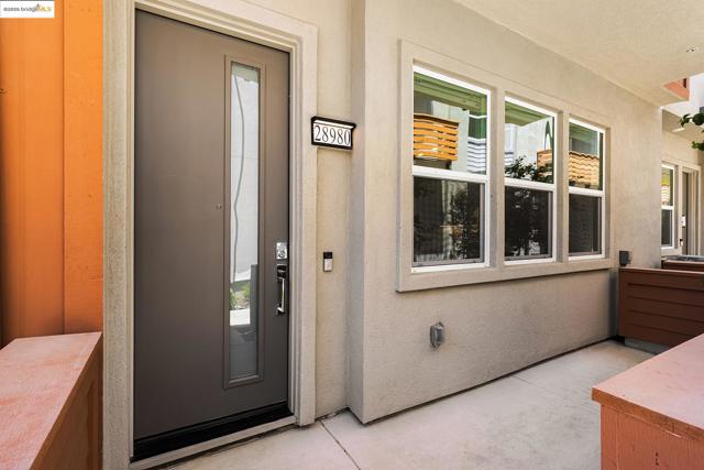28976 Parkwood Lane, Hayward CA: https://media.crmls.org/mediaz/a330c699-7d27-4fda-acb9-97c07b01ead7.jpg
