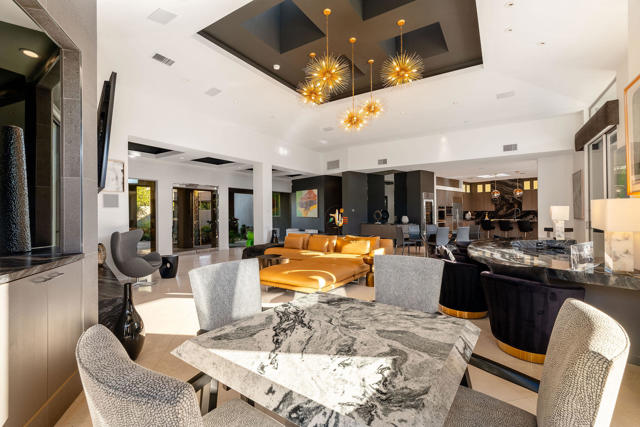 108 Waterford Circle, Rancho Mirage CA: https://media.crmls.org/mediaz/a3312642-32e9-4a72-9358-5cebcd4736e4.jpg