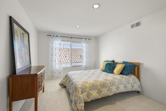 4963 Lamia way, Oceanside CA: https://media.crmls.org/mediaz/a3323a07-c461-440a-b3cf-66a18a634df0.jpg